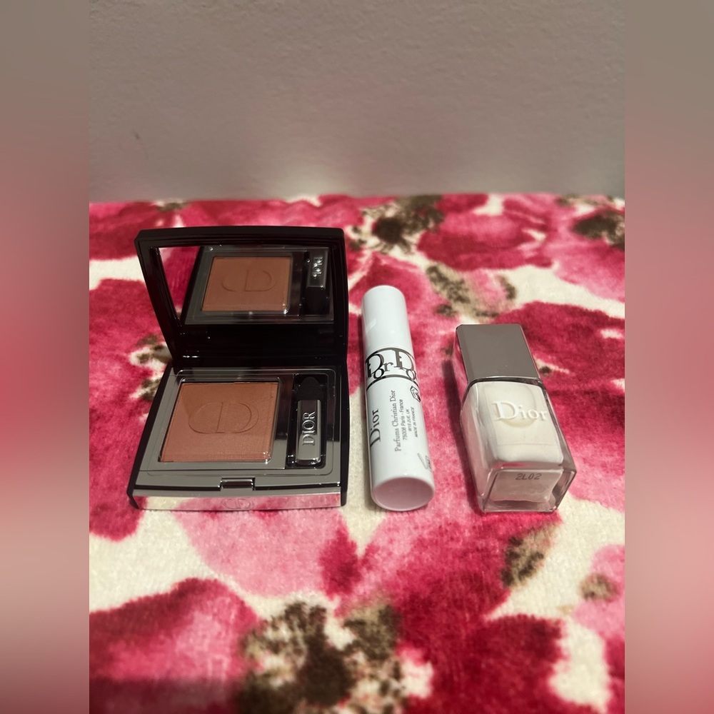 Dior makeup bundle with pouch, New - Picture 4 of 4